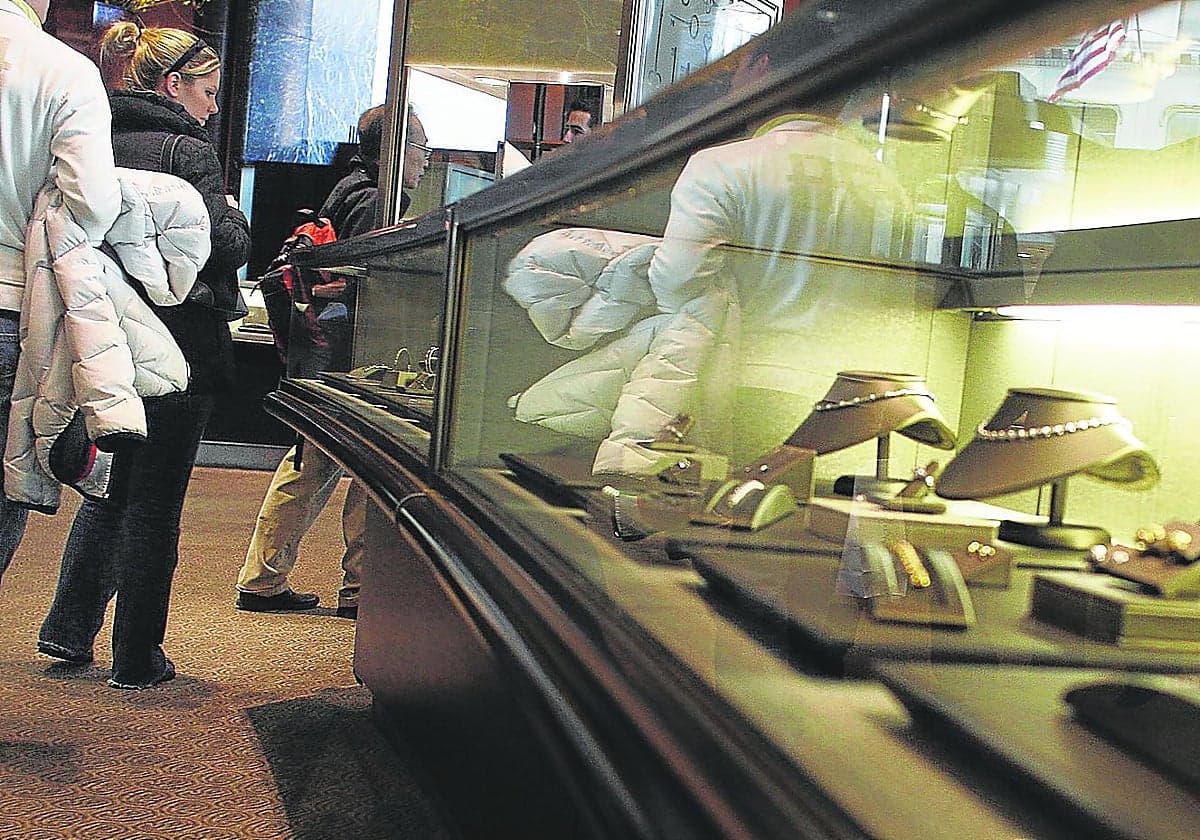 Un millar de vascos declaran a Hacienda joyas y objetos de lujo por más de 40 millones