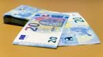 Dos jóvenes  devuelven  en Austria 108.000 euros que recibieron de más y su banco se lo agradece con una bolsita de gominolas