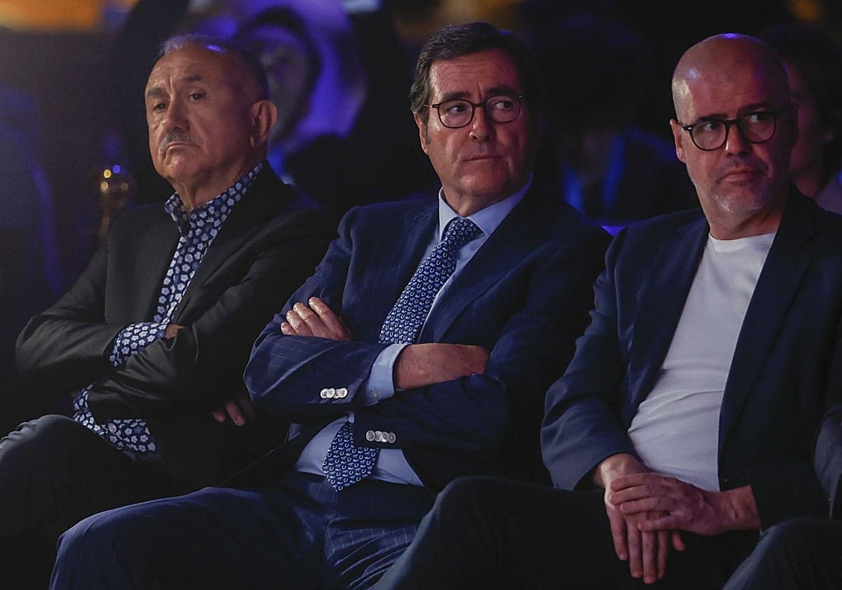 CEOE celebra la convocatoria de elecciones y los sindicatos destacan el «legado laboral» de Sánchez
