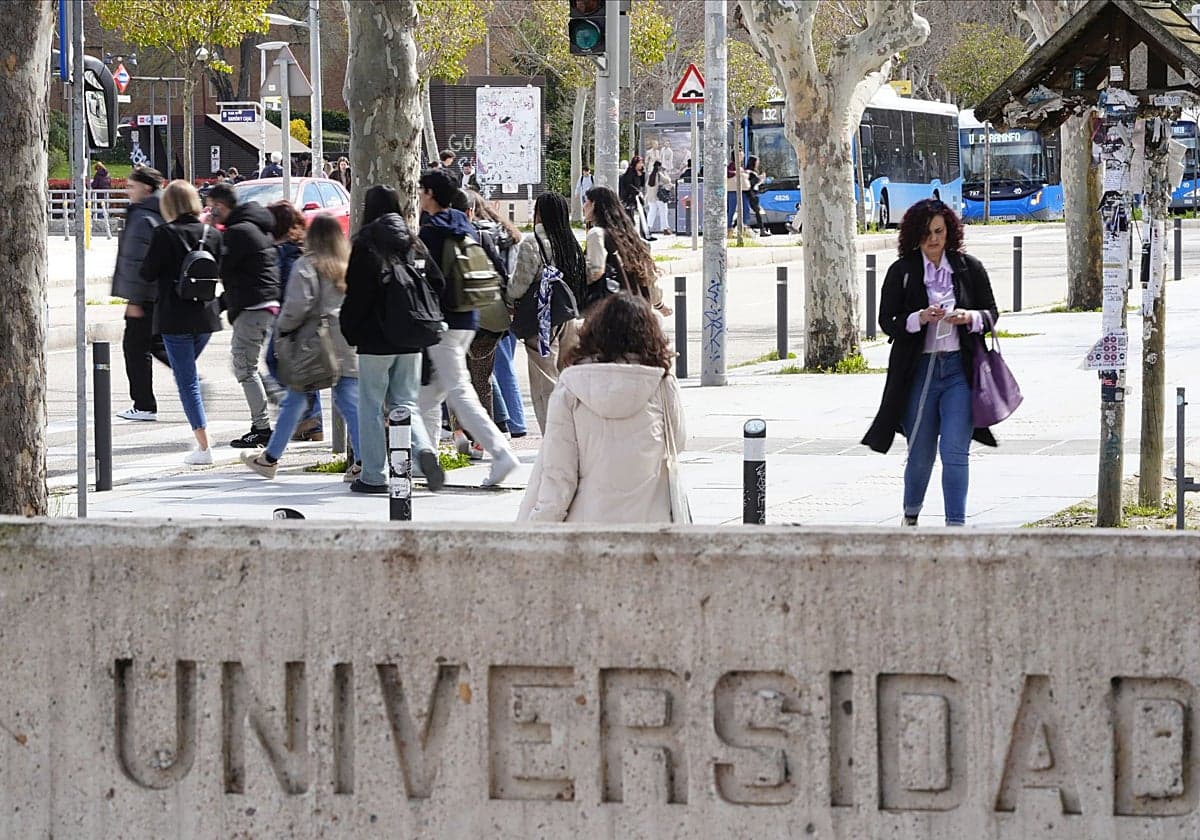 Los préstamos para pagar la universidad se cuadruplican en una década y representan ya el 14% del crédito al consumo