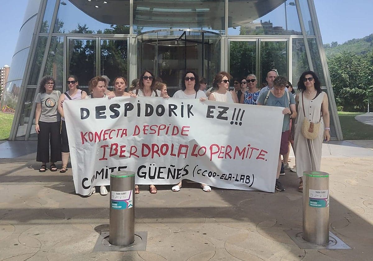 Los trabajadores de Konecta en España alertan de más de 2.000 despidos en los dos últimos años con el paso a la IA