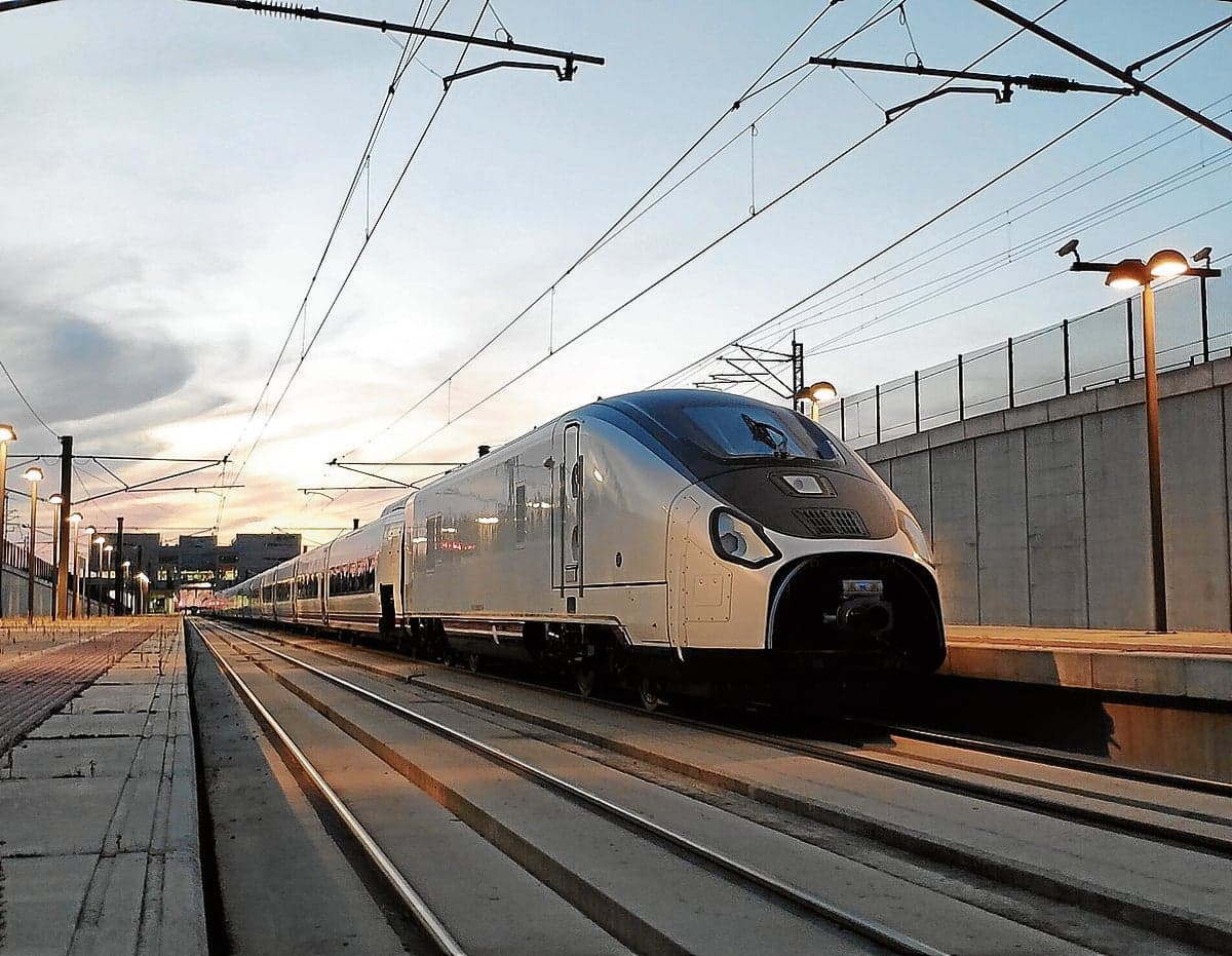 La presión de los maquinistas fuerza a Renfe a retirar otros cuatro trenes Talgo