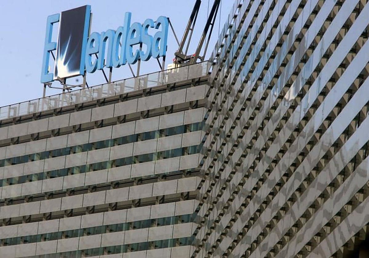 Endesa gana un 41% más hasta junio y dispara su previsión de beneficio a más de 2.400 millones en 2026