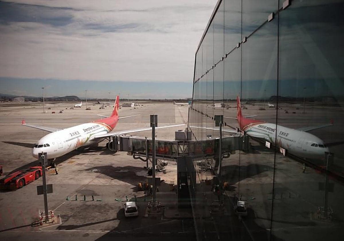 El Gobierno enfría la subida de las tasas aeroportuarias en plena crisis del queroseno