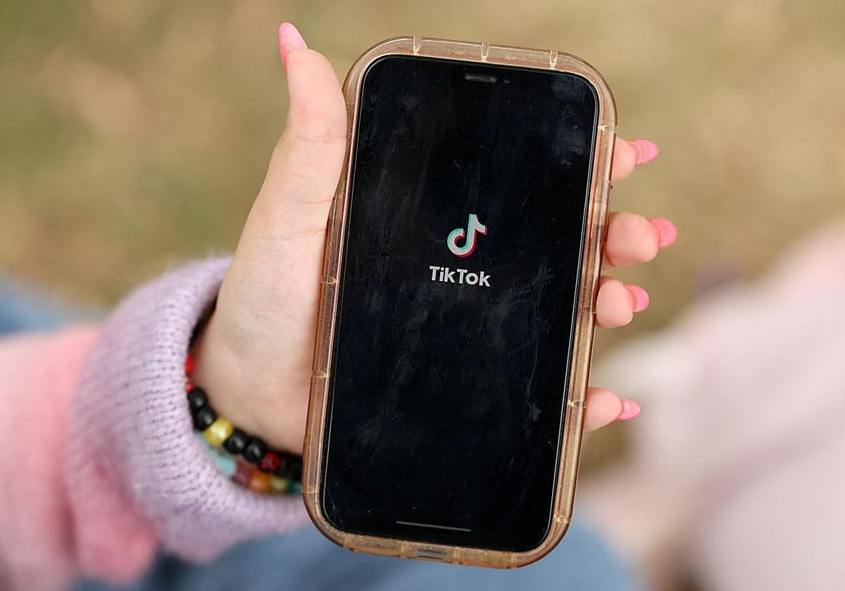 Bruselas llama la atención a TikTok por su falta de protección a las cuentas de los menores