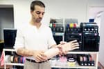 De fabricar juguetes a imprimir prótesis en África con un 'fax de brazos': el giro profesional de Guillermo Gauna-Vivas, el niño que soñaba con ser inventor