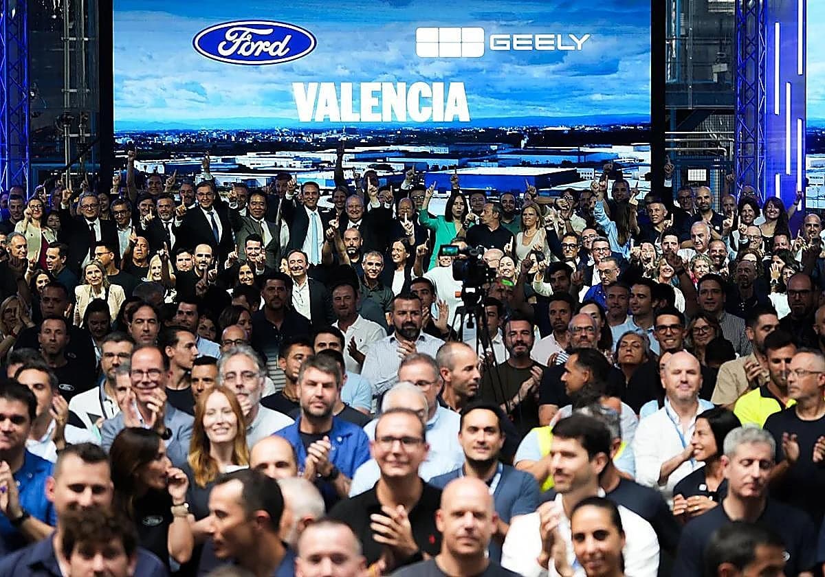 Ford presenta a la plantilla de Almussafes una hoja de ruta laboral ajena al pulso de Trump