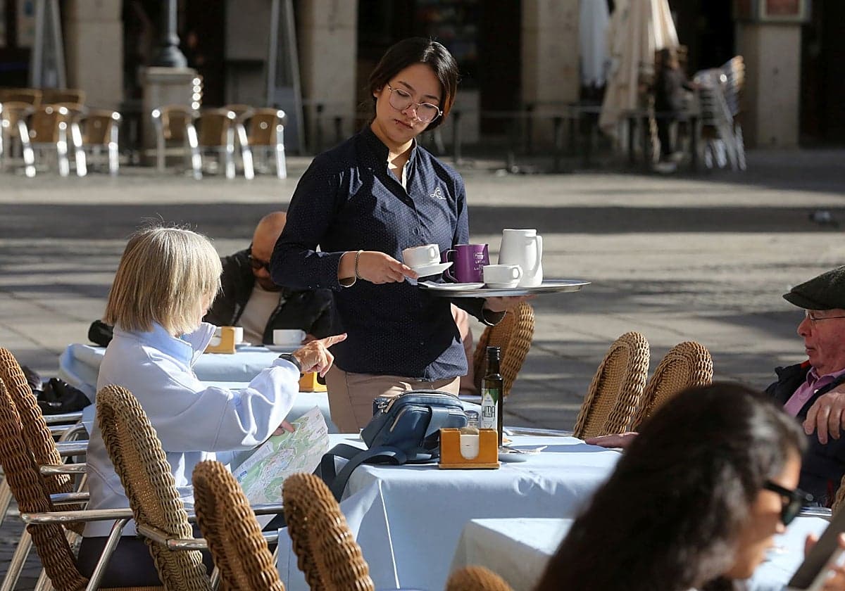 Los extranjeros regularizados coparán el grueso de los contratos de verano y paliarán el déficit de mano de obra