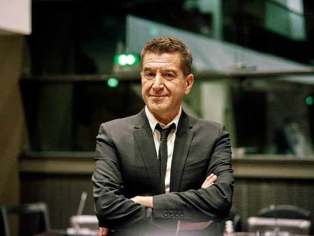 Francia: Pigasse, una opción para unir a la izquierda y aspirar al Elíseo