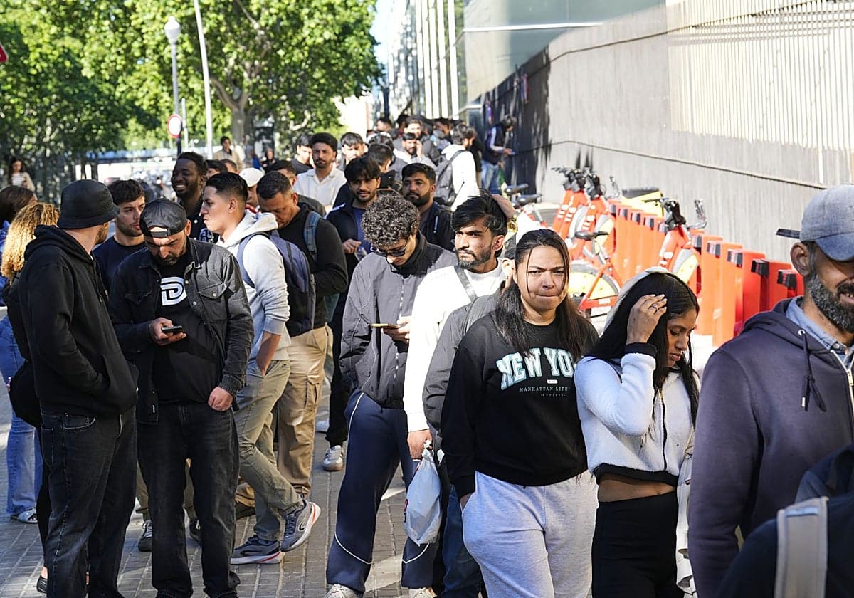 Más de 800.000 inmigrantes acogidos a la regularización extraordinaria tienen ya permiso para trabajar