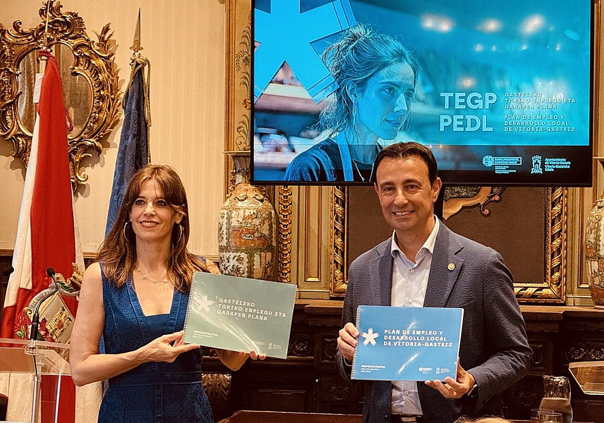 Torres tilda a Feijóo de «peligro para la clase trabajadora» por sus palabras sobre el absentismo