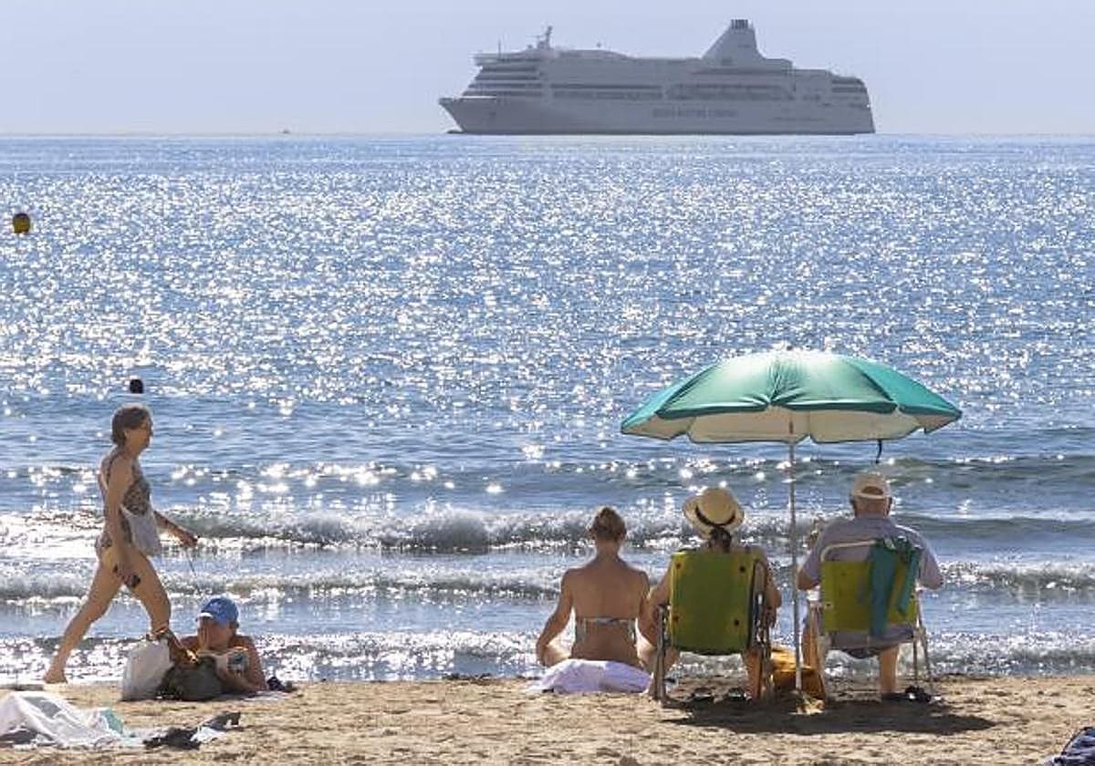 Llega el turno de los pensionistas vascos para coger los viajes del Imserso: estos son los horarios, tandas y tarifas