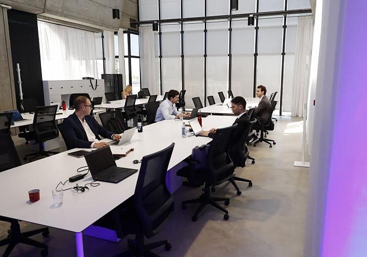Las ausencias en el trabajo restan casi cuatro puntos porcentuales al crecimiento económico de España