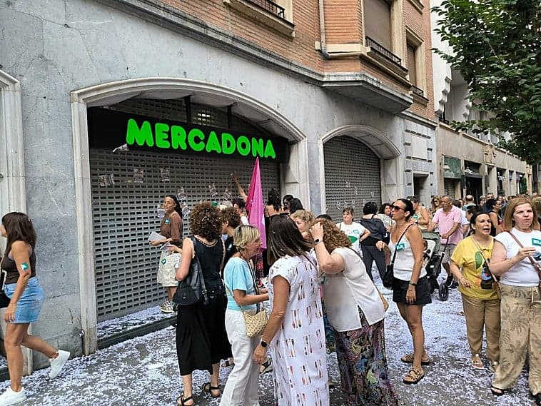 La huelga de supermercados baja la persiana de decenas de establecimientos en toda Euskadi