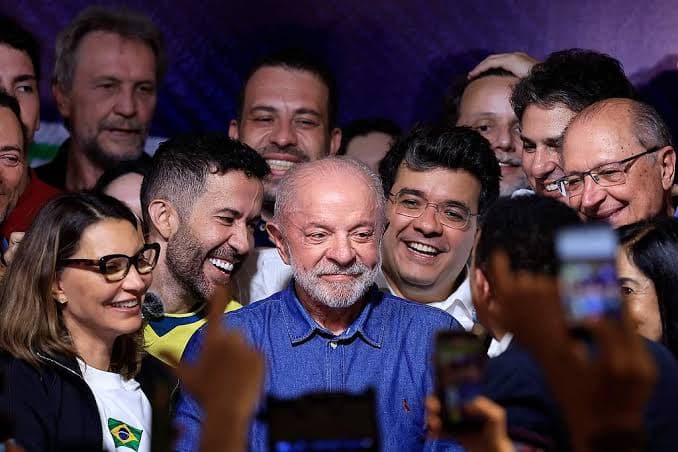 Brasil: Lula gana con el 51,79%, Bolsonaro Jr. pide anular la votación, respaldado por Trump