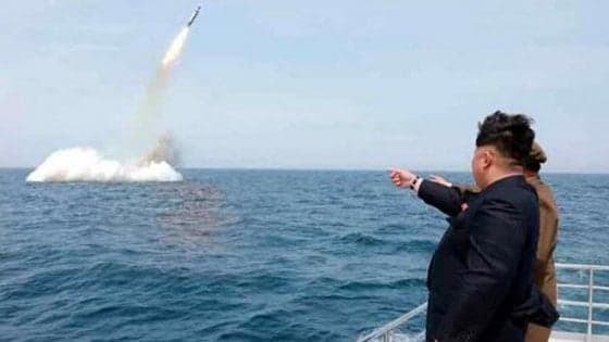Corea del Norte lanza nuevos misiles hacia el Mar de Japón; Seúl incrementa la alerta militar