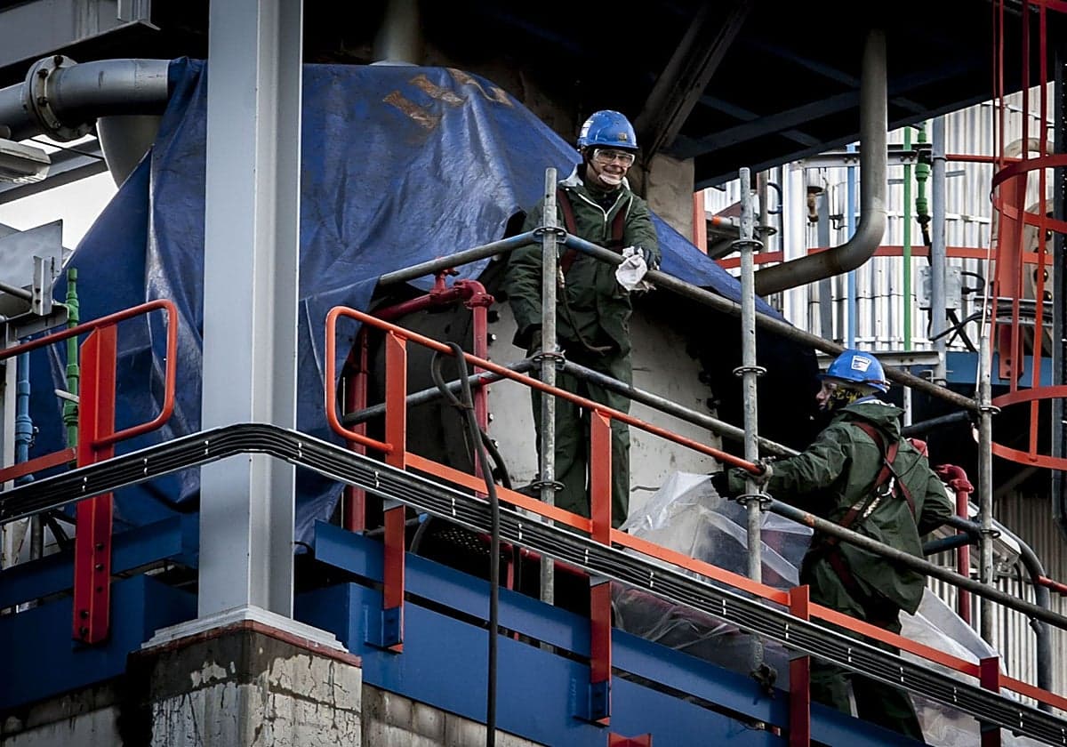 Los sindicatos de las contratas de Petronor organizan una huelga ante el bloqueo de la negociación