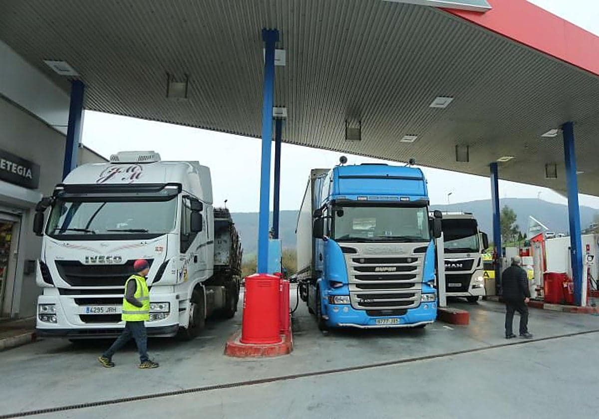 Los problemas de suministro de combustible en Francia alertan a los transportistas españoles