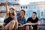 Tu tarjeta puede hacer que tus vacaciones salgan más caras: cómo elegir la mejor para viajar