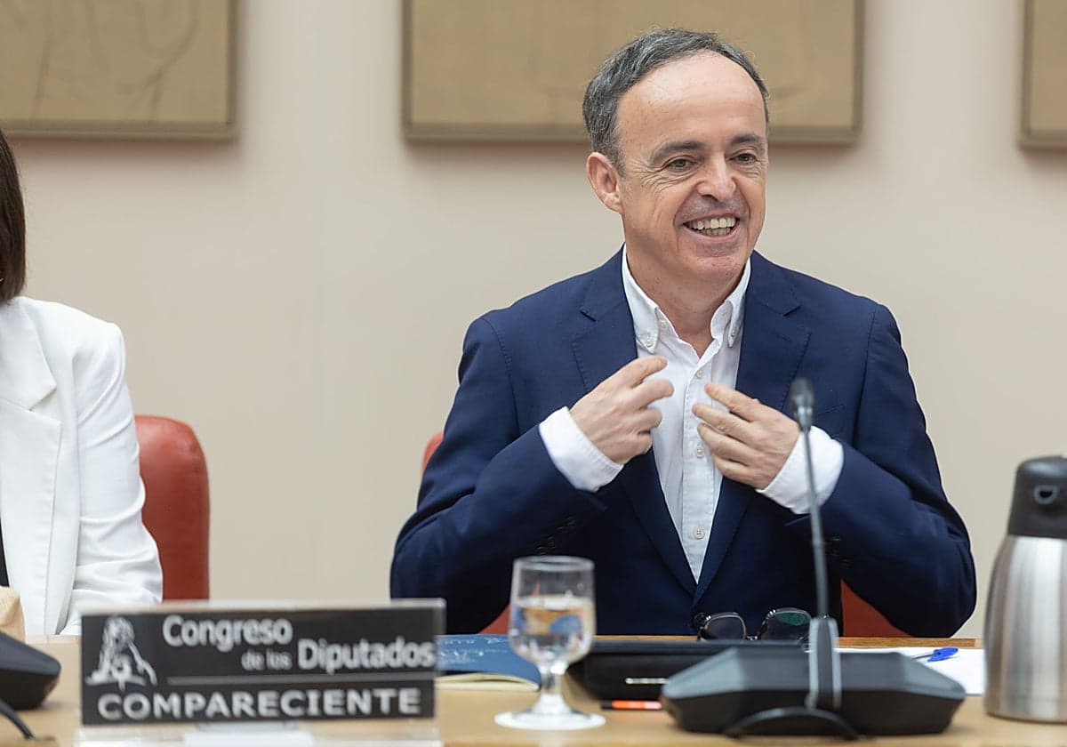 La CNMC enfría el decreto de los centros de datos: pide flexiblizar las exigencias renovables y cuestiona las penalizaciones