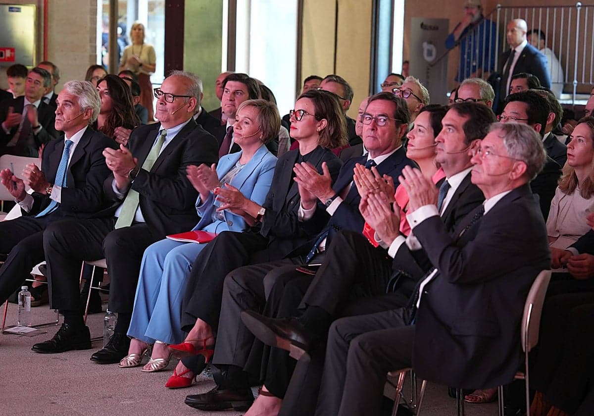 Las empresas aplauden el acuerdo fiscal de mínimos que choca con el rechazo sindical