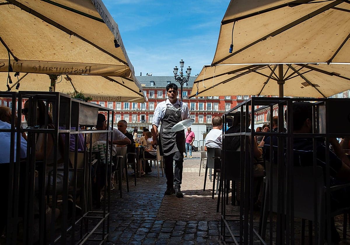 Los autónomos extranjeros impulsan el empleo turístico en plena regularización