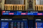El Ibex cae más de un 2% arrastrado por la banca y el pánico ante los altos niveles de deuda pública