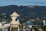 Paramount acuerda postergar su fusión con Warner Bros