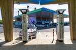 Moeve y Naturgy duplican descuentos en los repostajes para sus clientes de cara al verano