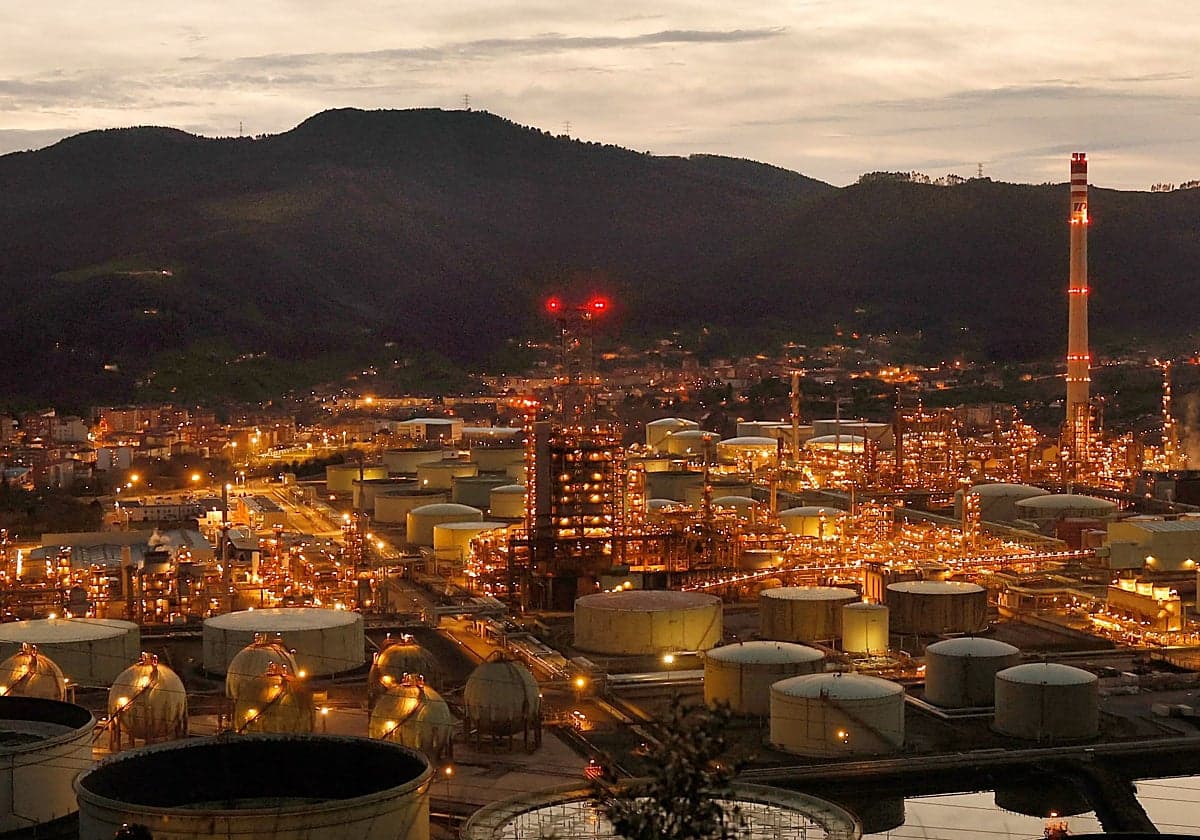 Las exportaciones vascas repuntan un 11,5% en julio gracias al tirón de Petronor