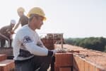 Cuánto dinero cobra al mes un albañil en España: sueldo medio en 2026 y categorías