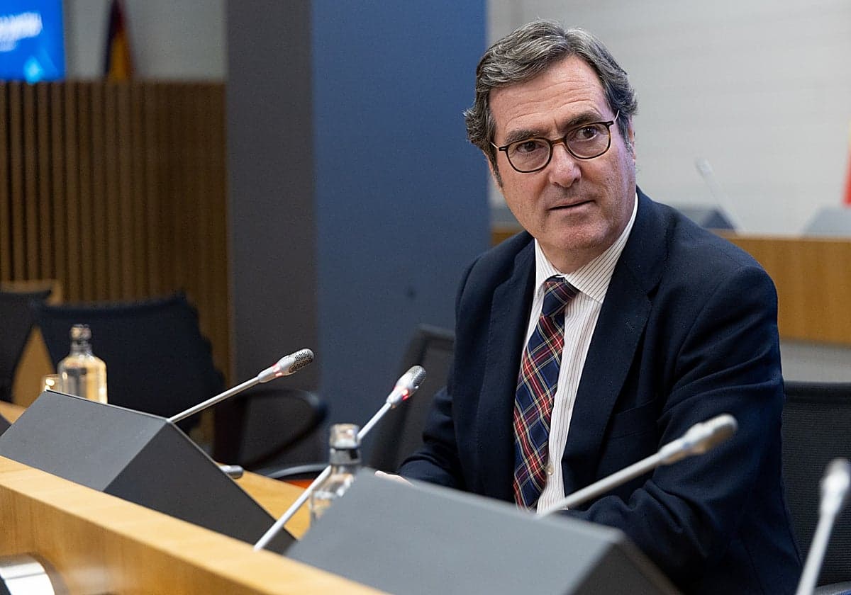 La CEOE impugnará la huelga general del  14 de noviembre al considerarla electoral
