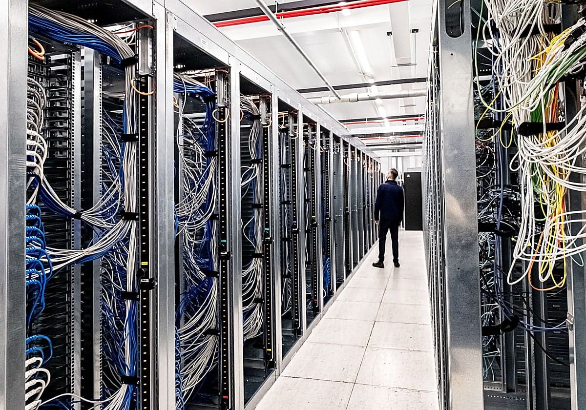 El Gobierno da tregua a los centros de datos a cambio de poder apagarlos si peligra la red eléctrica