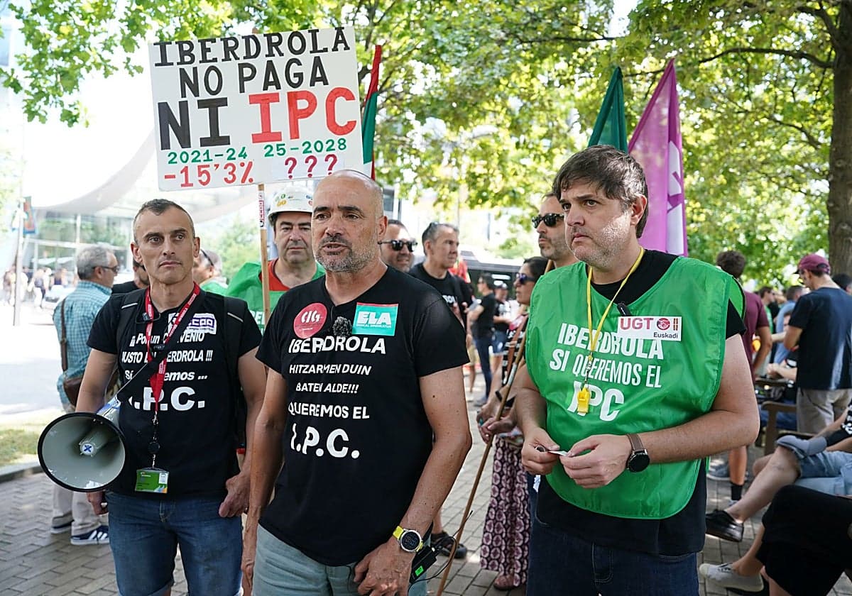 Los trabajadores de Iberdrola celebran una huelga contra el bloqueo de su convenio