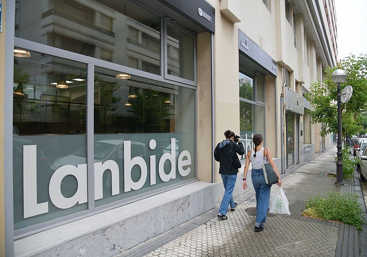 Lanbide reforzará su colaboración con las agencias de colocación para incrementar sus ofertas de empleo