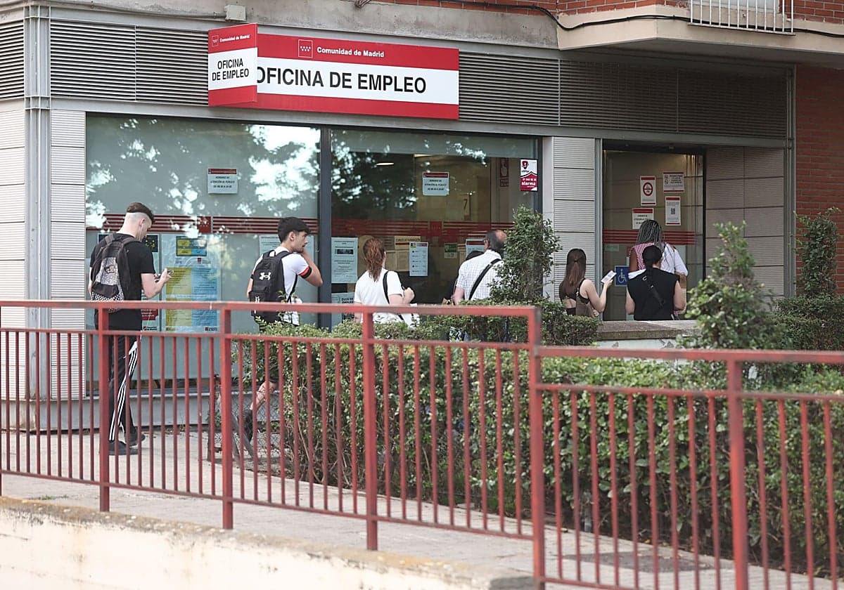 La brecha se agranda: solo una quinta parte de los nuevos empleos son para parados