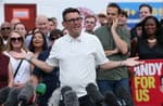 Burnham quiere reformar el Estado del Bienestar británico con solo 8.200 millones de margen