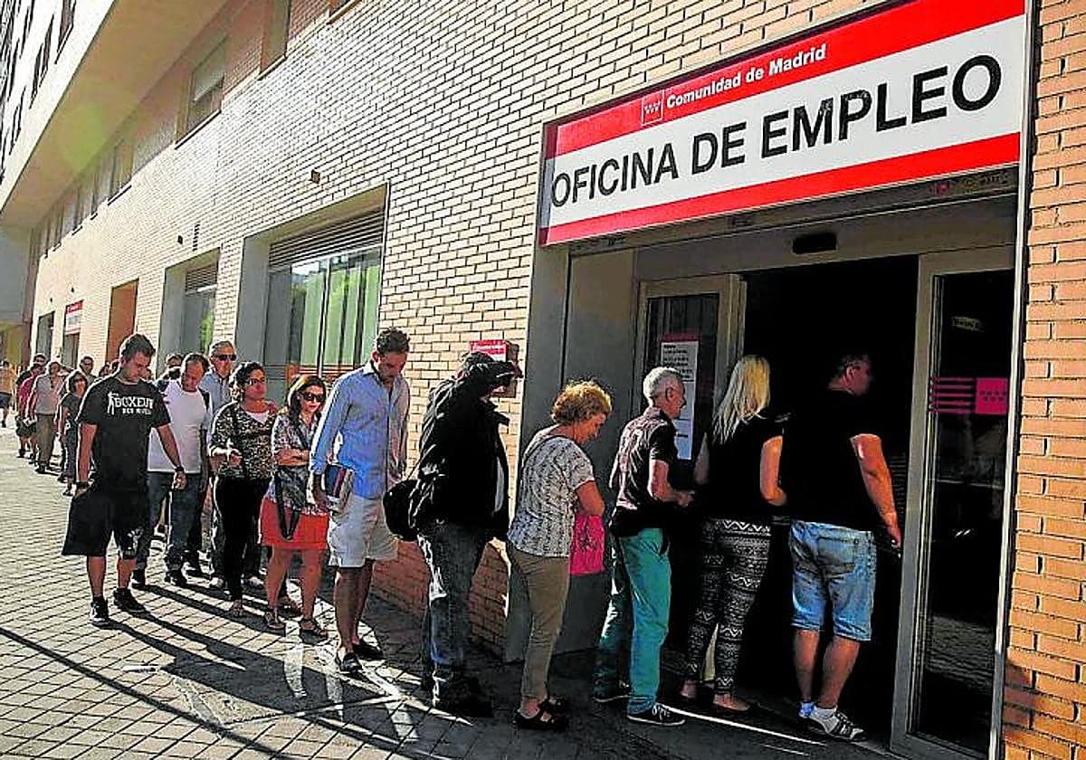 El detalle al rescatar el plan de pensiones por el que el SEPE suspenderá el subsidio de mayores de 52 años
