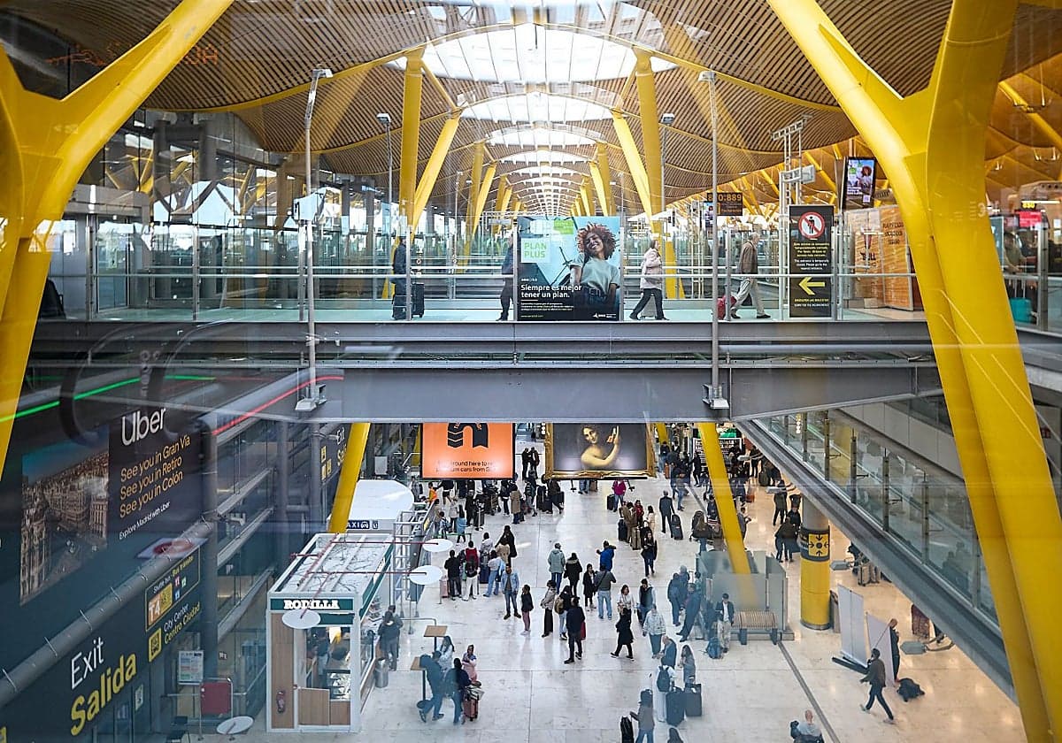 Aena gana 1.002 millones en el primer semestre y mejora su previsión de tráfico de pasajeros